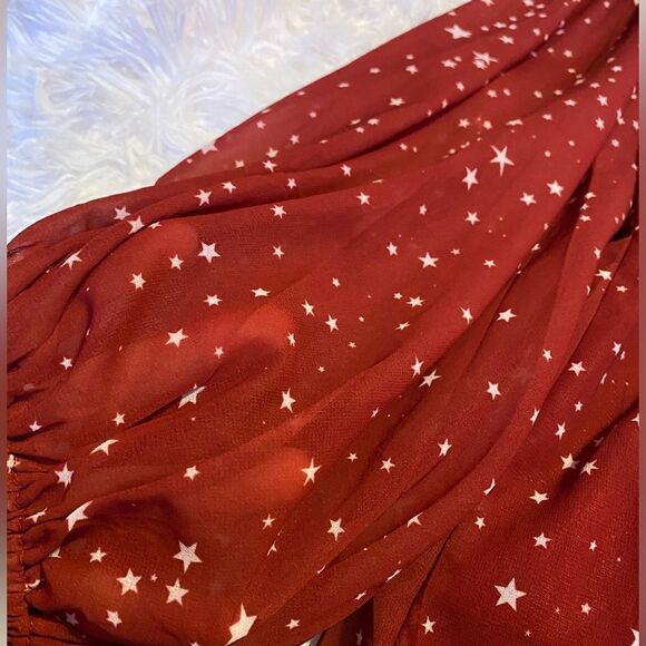 Qearal Women’s XL Red w/ White Stars Blouse - Picture 2 of 5